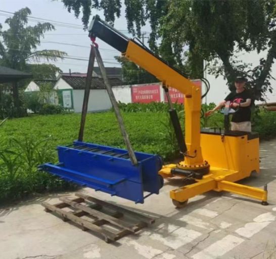 點擊查看詳細信息<br>標題：移動式液壓吊機 多款液壓小吊機 閱讀次數(shù)：2081